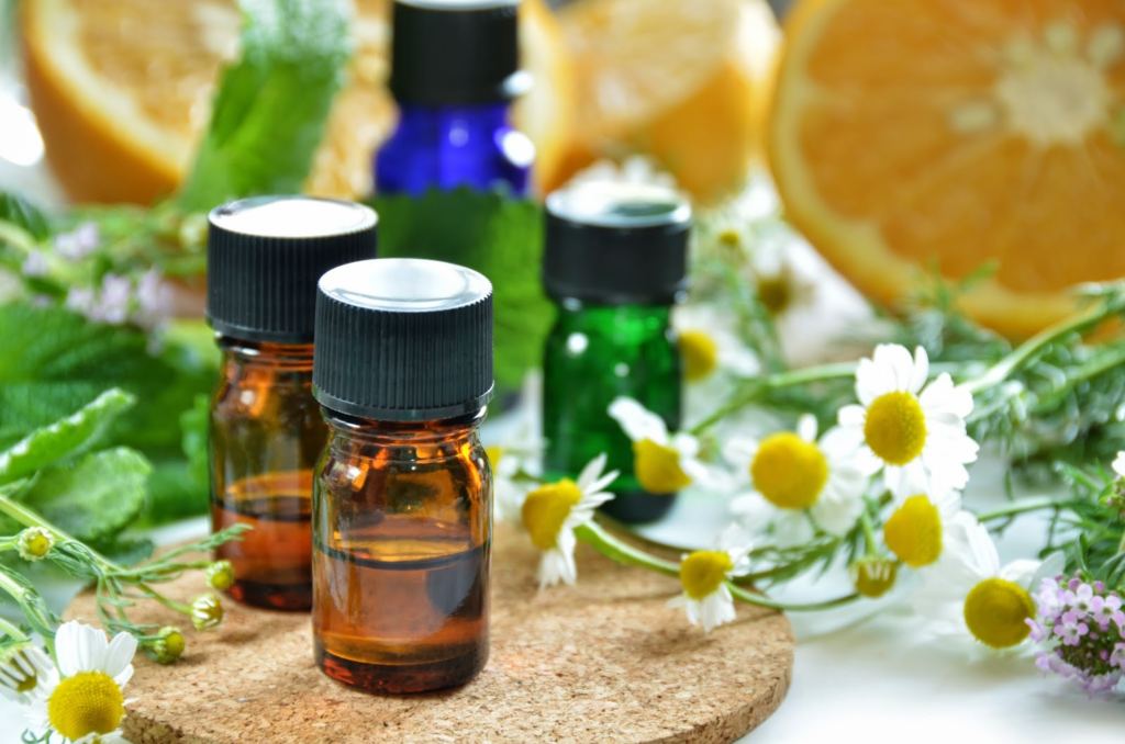 13-best-essential-oils-for-itchy-skin-recipes-application-tips