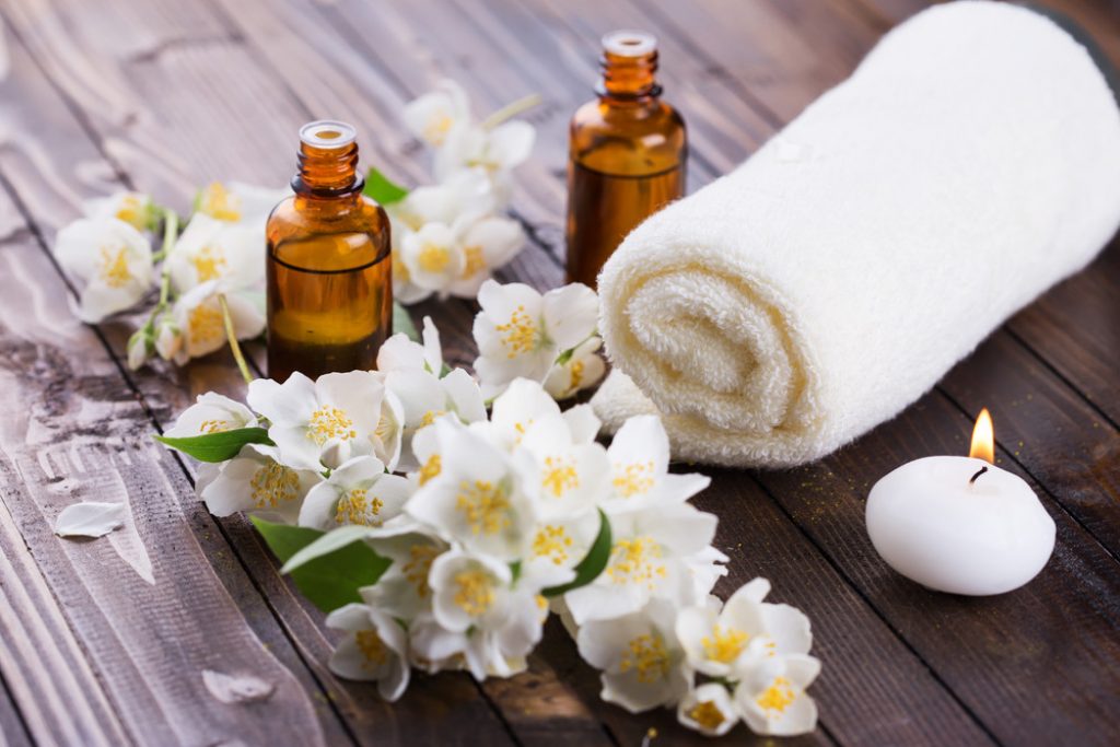 How To Use Jasmine Essential Oil
