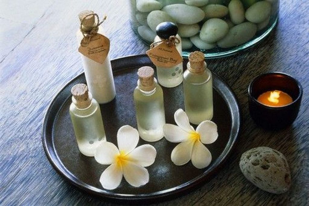 Jasmine Essential Oil uses and Benefits