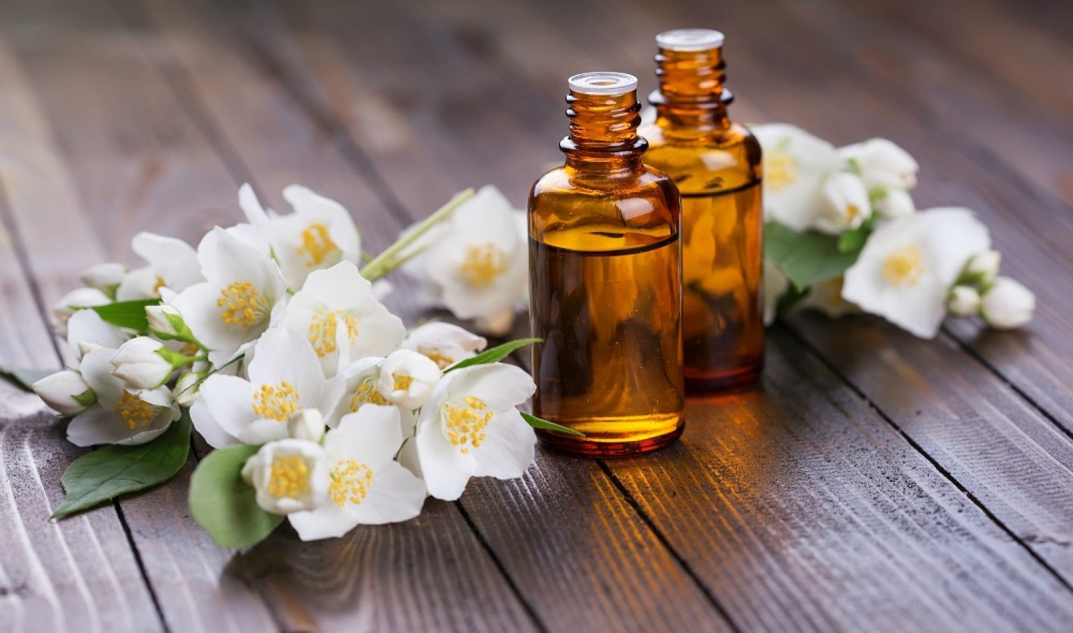 10 Best Essential Oils for Curly Hair Make Them Shine and Glow