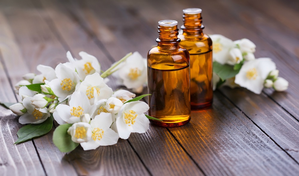 10 Best Essential Oils for Curly Hair Make Them Shine and Glow